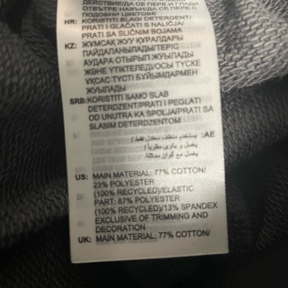 NWT Adidas Camo Print Cargo Lightweight Shorts. Size XL - Picture 13 of 14